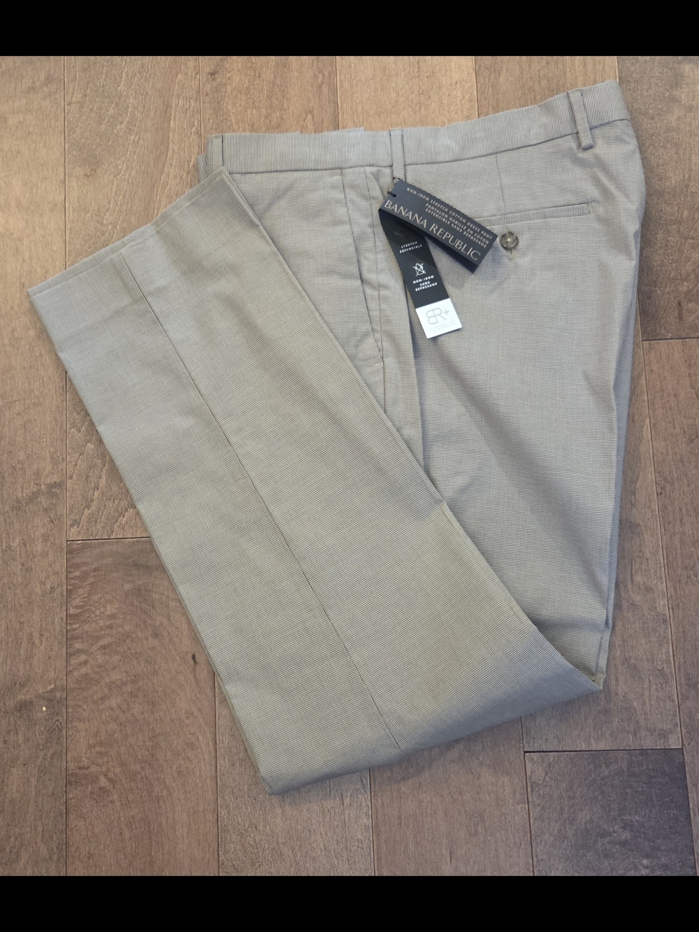 Banana Republic Men’s Dress Pants in Light Taupe
